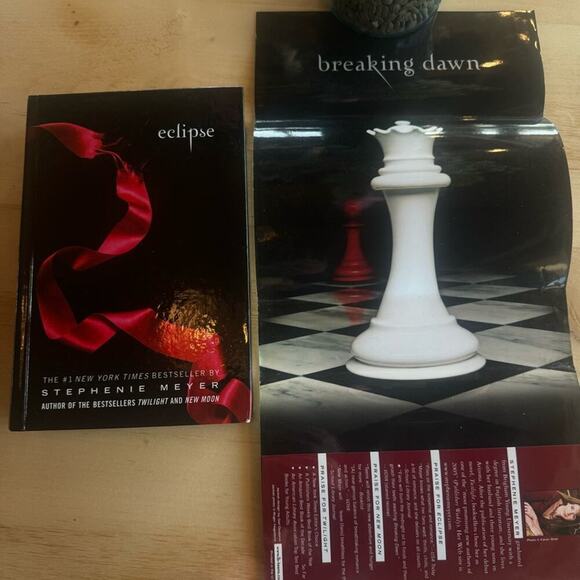 First Edition ECLIPSE ( Hardcover ) by Stephanie Meyer. 2007 . Book 3 of 5. - Picture 5 of 15